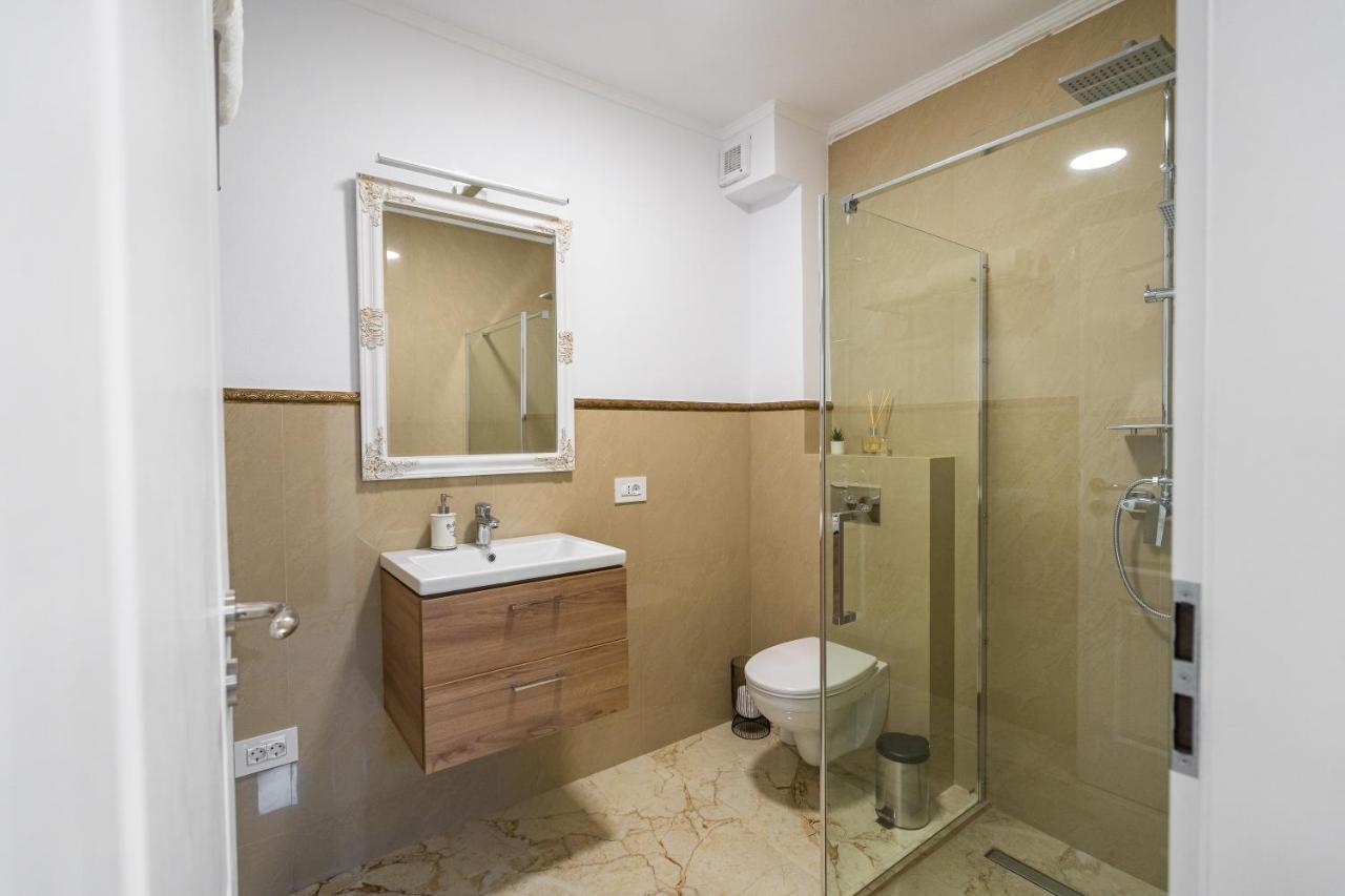Armada Aparthotel Alba Iulia Buitenkant foto