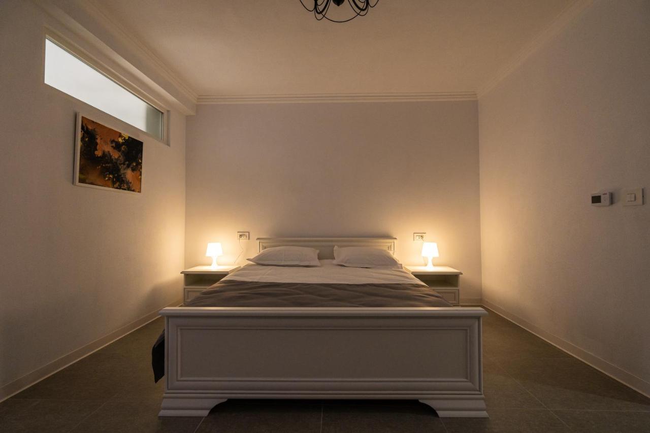 Armada Aparthotel Alba Iulia Buitenkant foto