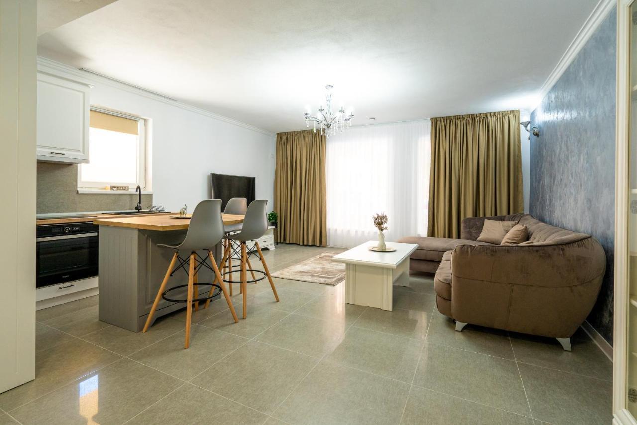 Armada Aparthotel Alba Iulia Buitenkant foto