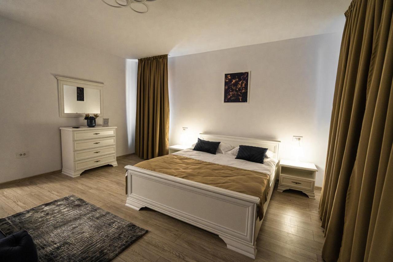 Armada Aparthotel Alba Iulia Buitenkant foto