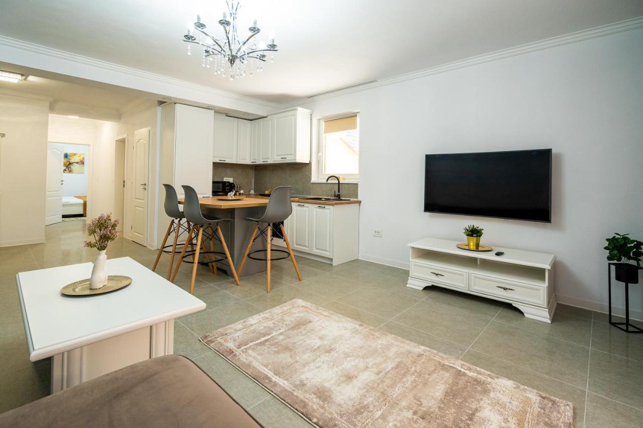 Armada Aparthotel Alba Iulia Buitenkant foto