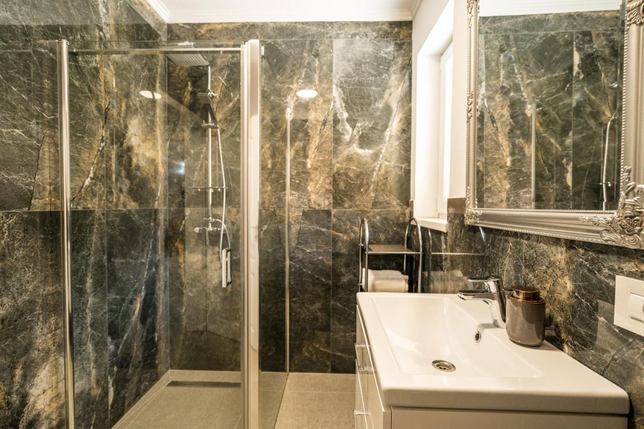 Armada Aparthotel Alba Iulia Buitenkant foto